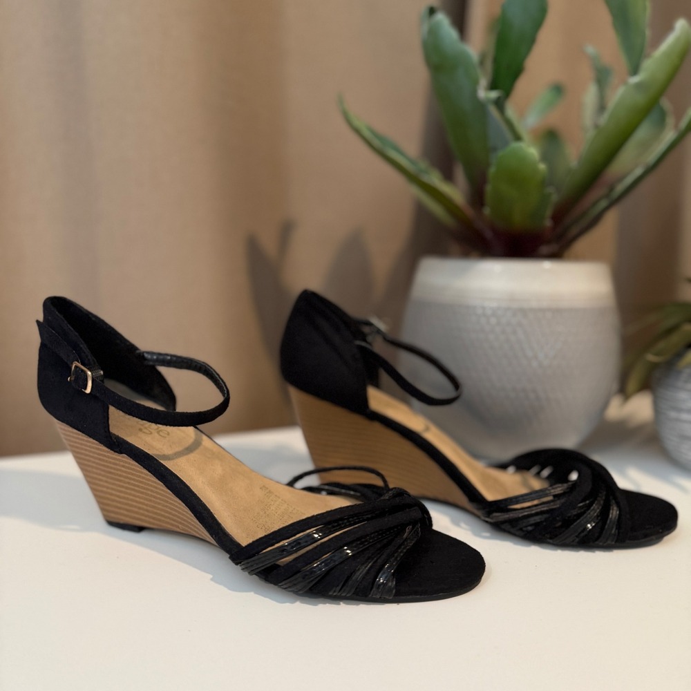Garage Tiara Black Wedge Sandals Strappy Ankle Strap Open Toe Shoes Size 9